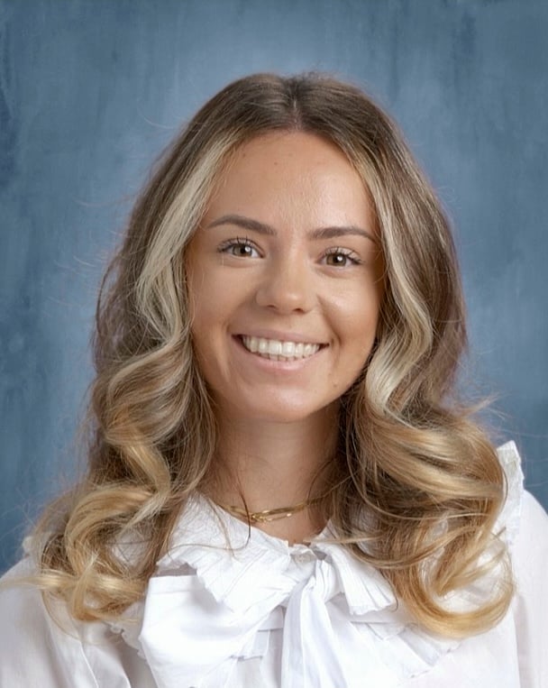 Sara Draci Headshot